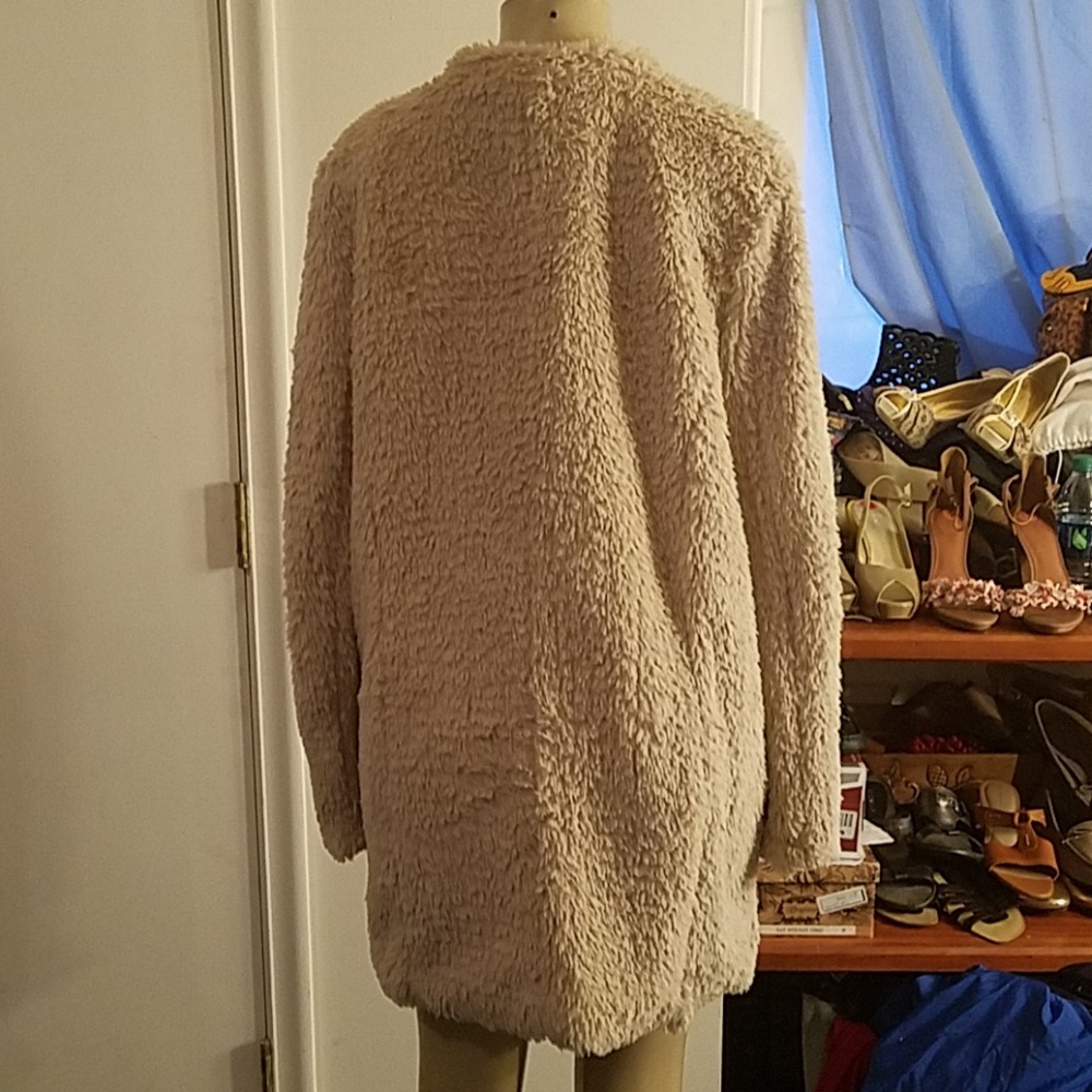 KENNETH COLE NEWYORK FAUX FUR COAT NWT - Picture 3 of 9